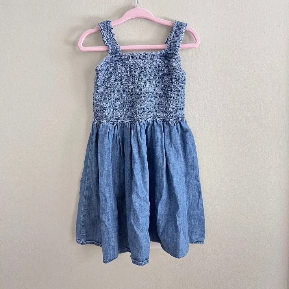 Gap Denim Smocked Dress Girls XS 4-5 Sleeveless‎ Chambray Blue Boho Summer